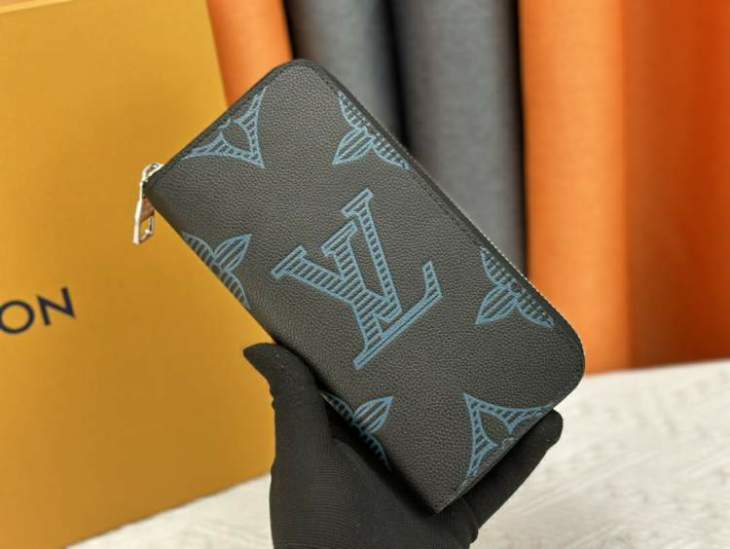 Picture of Louis Vuitton Wallets _SKUfw202429764fw